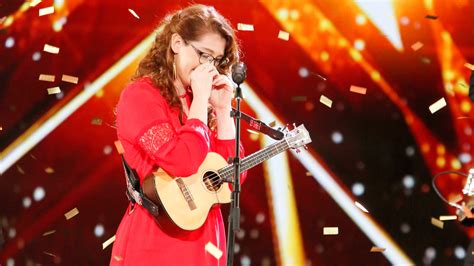 Watch America S Got Talent Highlight Mandy Harvey Simon Cowell S