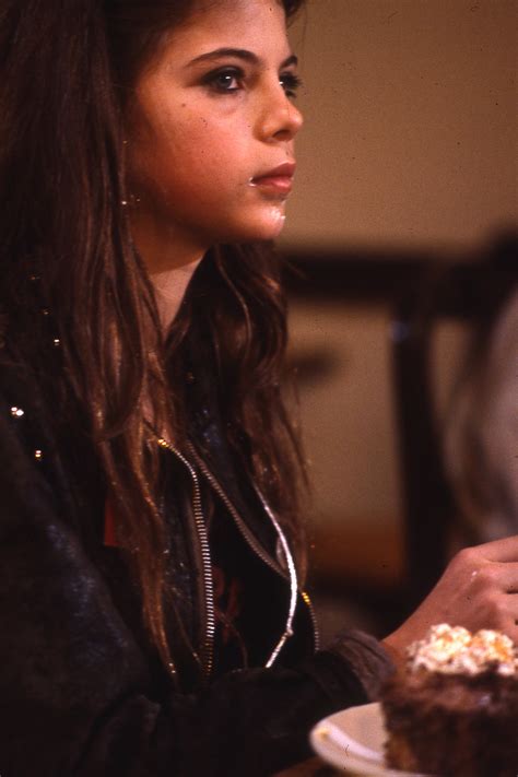 Yasmine Bleeth Hey Babe A Rafal Zielinski Film My Planet
