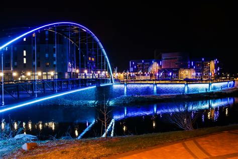 Photos Downtown Eau Claire Turns Blue To Honor Essential