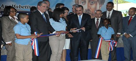 Presidente Danilo Medina inaugura en Cotuí ocho escuelas con 87 aulas