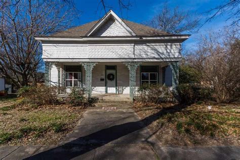 Folk Victorian - Whitesboro, TX - Old House Dreams