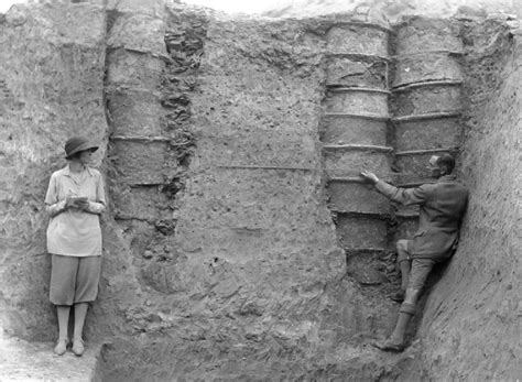 Leonard And Katharine Woolley At Ur With Ring Drains In Situ