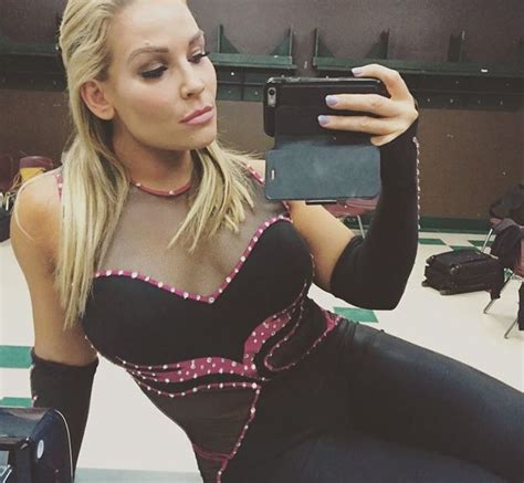 Pin På Natalya Wwe