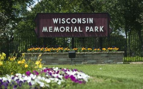 Wisconsin Memorial Park Mausoleum Crypt, Brookfiel – GraveTrader.net