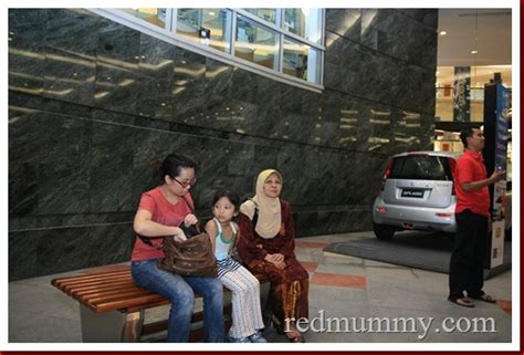 The Sogo Mall In Medan Pencinta Merah Red Lover Red Diva