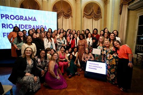 Prefeitura Do Rio Realiza A Formatura Da Primeira Turma De Novas