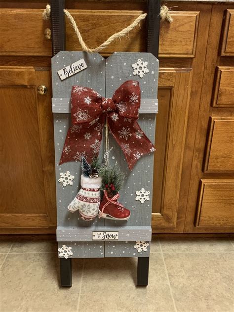 Pin By Connie Thompson On Holiday Crafts Christmas Wood Crafts