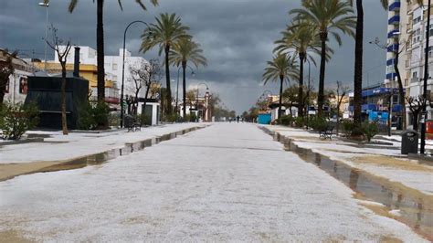 Sanlúcar nevada una sorpresiva granizada cubre de blanco la