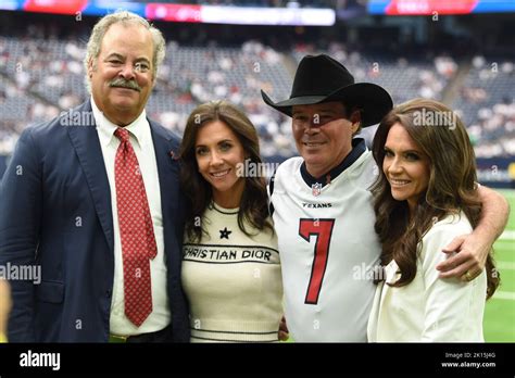 Houston Texans Owner Cal Mcnair Hannah Mcnair And Multi Platinum