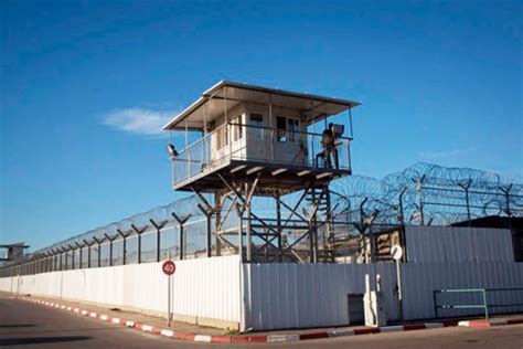 Report: Israel forces assault Palestinian prisoners at Megiddo Prison – Middle East Monitor