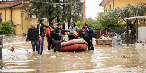 Alluvioni In Emilia Romagna Morti E Oltre Mila Sfollati Rtl