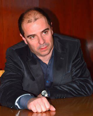 Проверяват полицай в Бургас по сигнал, че раздавал шамари на деца