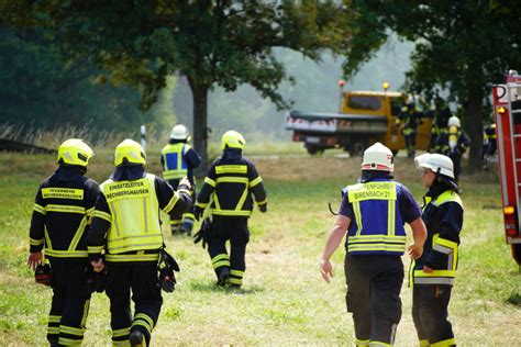 Rechberghausen Brand auf dem Grünsammelplatz Meterhohe Rauchwolken