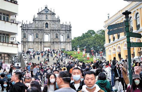 缺人手 逾千客房焗關閉 旅客長假逼爆澳門 香港文匯報