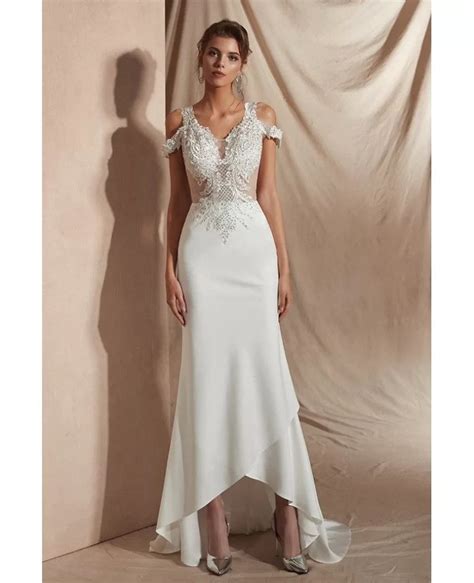 Casual Lace Wedding Dress Perfect For A Relaxed Yet Elegant Wedding