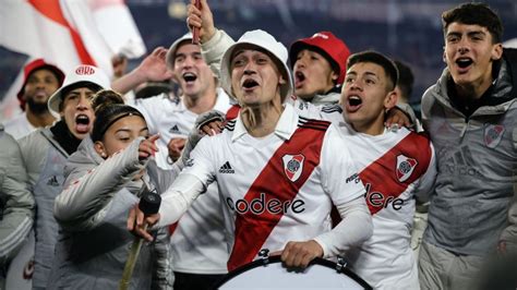 River Se Alista Para Recibir El Anhelado Trofeo De Campeón De La Liga