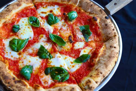 Chefs Trick For A Perfect Pizza Crust Is Truly Priceless Delishably News