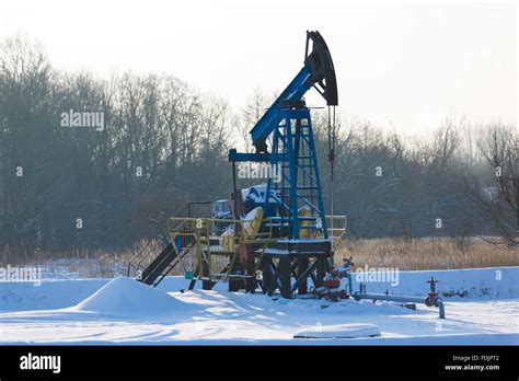 Engineer Oil Rig Hi Res Stock Photography And Images Alamy