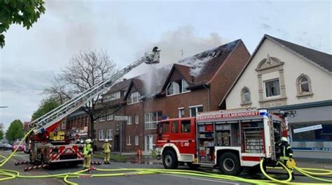 Massive Rauchentwicklung Dachstuhl In Delmenhorst In Flammen DKO