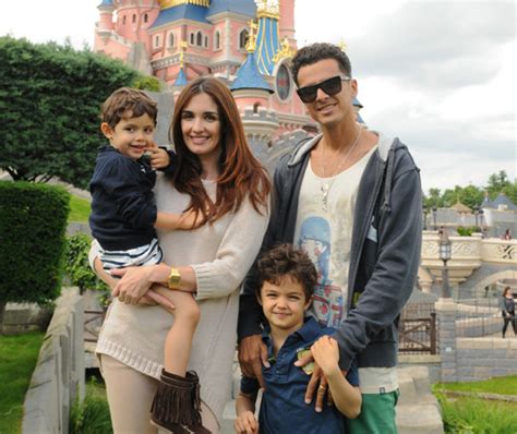 Paz Vega Junto A Sus Hijos En Disneyland