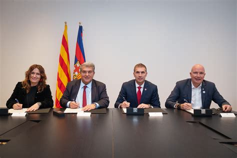 El Fc Barcelona Y El Girona Fc Firman Con La Generalitat Un Compromiso