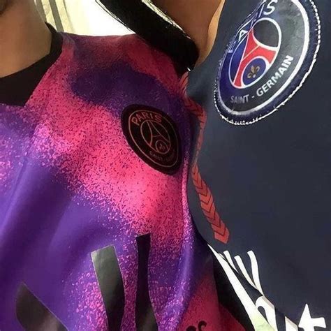 Pin em Salvamentos rápidos Camisetas casal Roupas de casal que