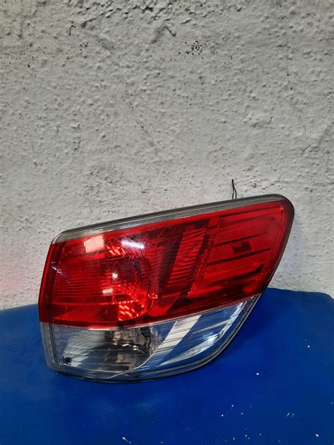 Calavera Derecha Nissan Pathfinder Detalle Autopartes