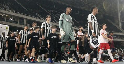 Botafogo Vai Em Busca De Mais Um Lateral Direito Na Janela De