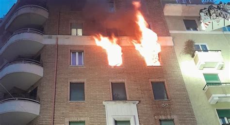 Roma Incendio In Appartamento A Prati Morto Un 70enne