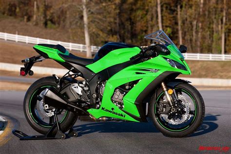 2011 KAWASAKI ZX 10R REVIEW AND PRICE