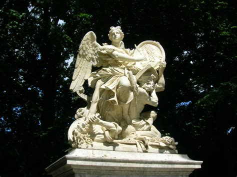 La Statua Della Fama Bernini Luigi Xiv Girardon