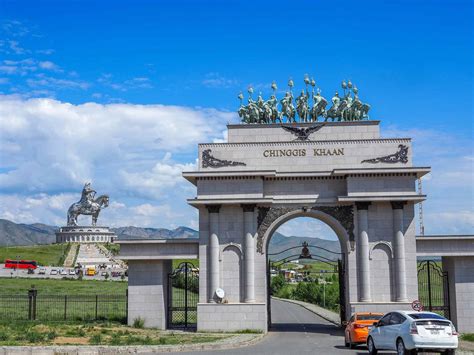 La Statue Questre De Gengis Khan Une Visite Incontournable En Mongolie