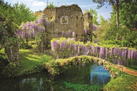 L Oasi Di Ninfa E Il Borgo Di Sermoneta