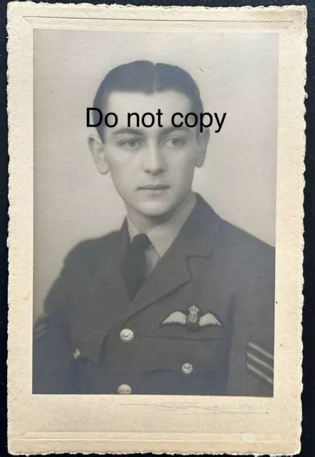 ORIGINAL WW2 PHOTO Portrait Royal Air Force Sergeant Pilot In Uniform