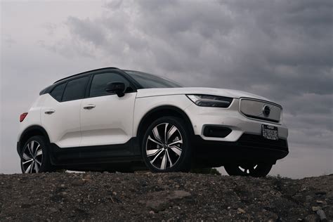 Volvo XC40 Recharge on Behance