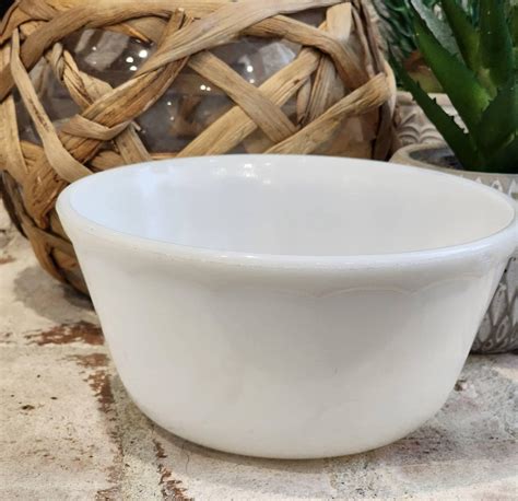 Vintage White Milk Glass Mixing Bowl With Scalloped Edge White Glass Bowl Vintage White Glass