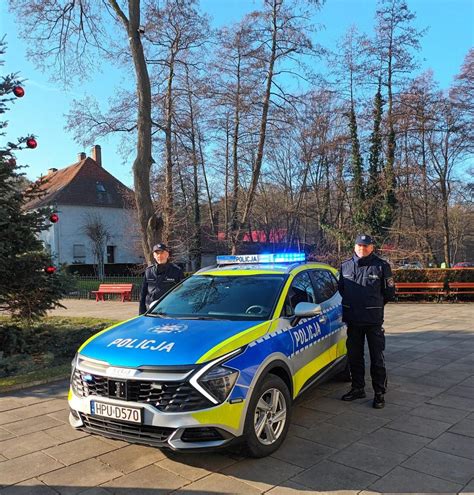 Policjanci z Włoszakowic otrzymali nowy radiowóz Aktualności