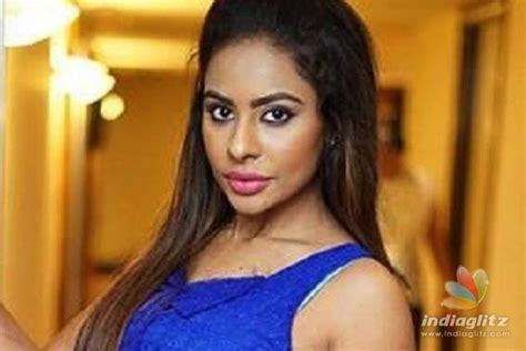 Sri Reddy S Nude Protest Becomes A Massive Success Complete Details Tamil Movie News