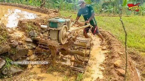 Sulit Gerak Perjuangan Traktor Sawah Mini Garap Lahan Sempit