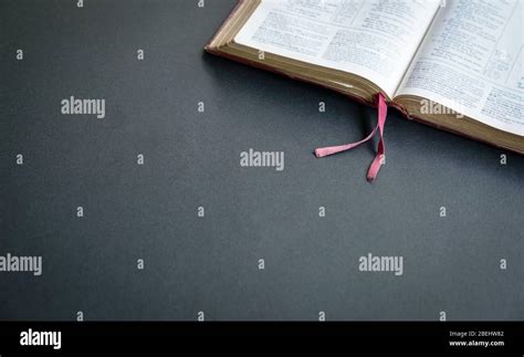 Scripture Reading Church Hi Res Stock Photography And Images Alamy