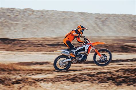 Primeira motocross nacional Confira o novo lançamento KTM 250 SX F