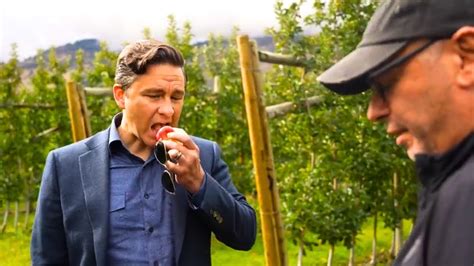 Canadas Pierre Poilievre Uses Apple To Chew Up Journalist Youtube