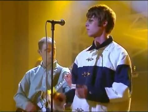 Pin By Sara On Oasis Liam Gallagher Oasis Britpop Liam And Noel