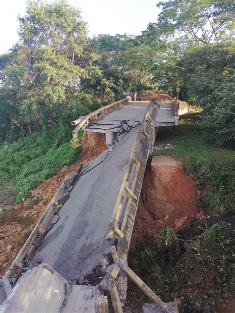 Colaps Puente Sobre El R O Ariporo En La Marginal Del Llano