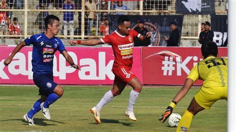 Tundukkan Arema Fc Pelatih Perseru Badak Lampung Bangga Pada Pemainnya