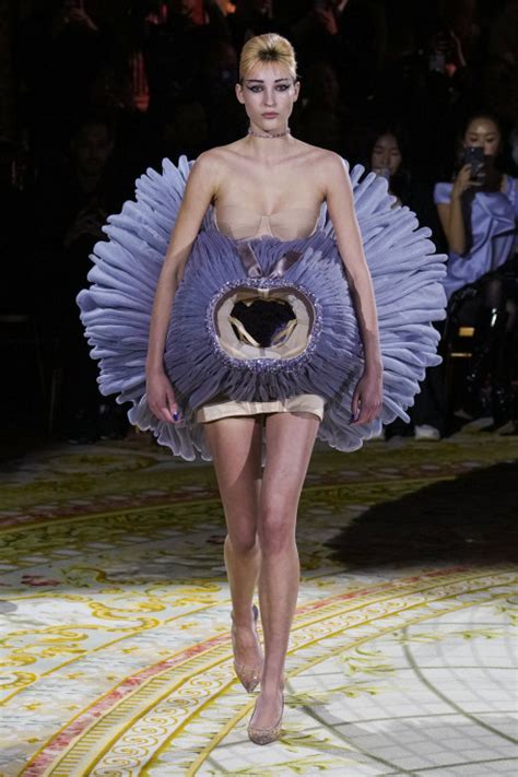 Viktor Rolf Haute Couture Wiosna Lato 2023 Upside Down ELLE Pl