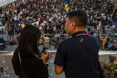 Thousands stranded at Philippine airports due to technical glitch ... 