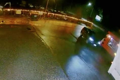 Kirkland Officer Accused Of Creepy Behavior With Bikini Baristas Video Kirkland Reporter