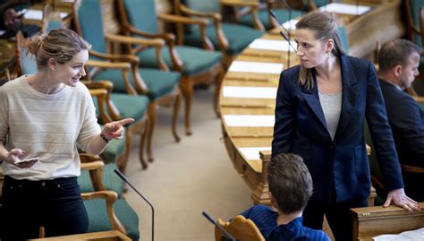 Enhedslisten truer med at vælte S regering BT Politik bt dk