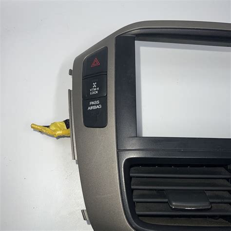 2006 2008 Honda Pilot Radio Bezel Oem W Air Vents And Switches Ebay